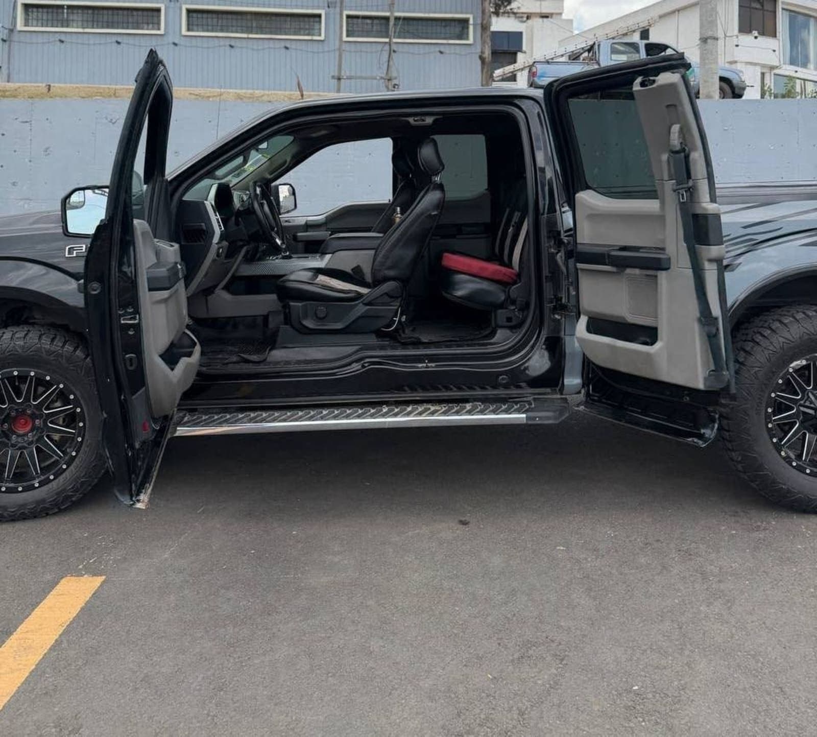 2020 Ford F150 XLT — photo 5