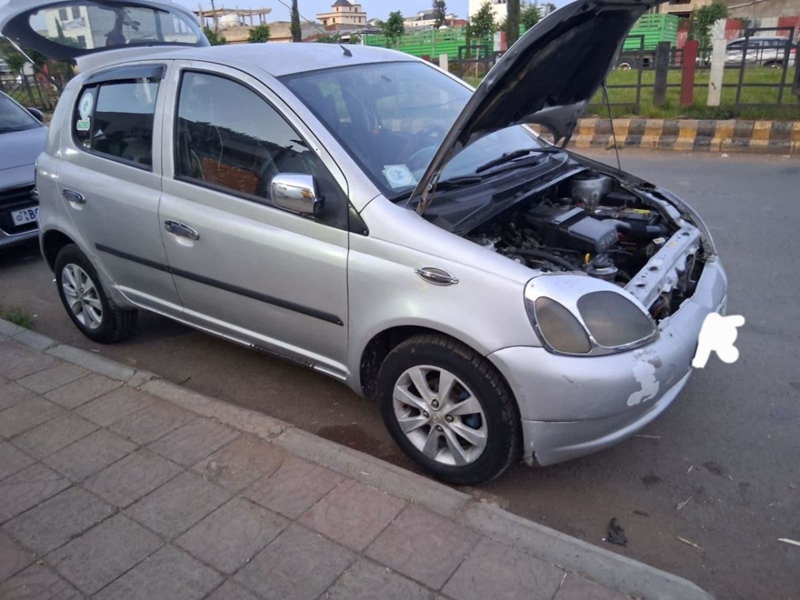 2002 Toyota Vitz Yaris — photo 5