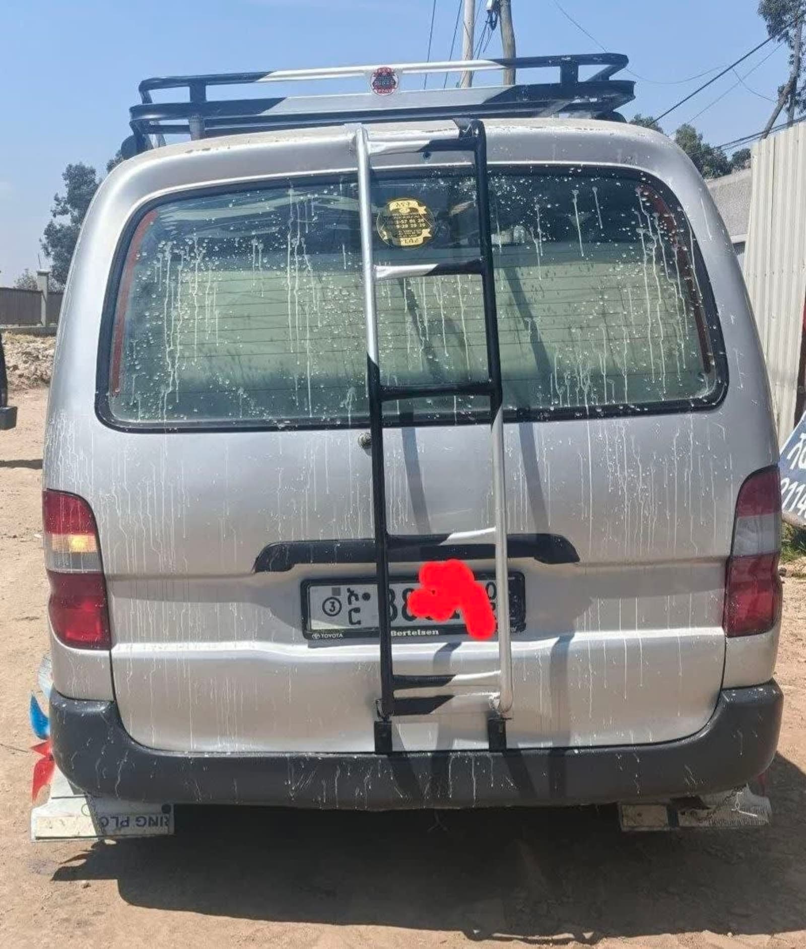 2001 Toyota Hiace 2LT — photo 2