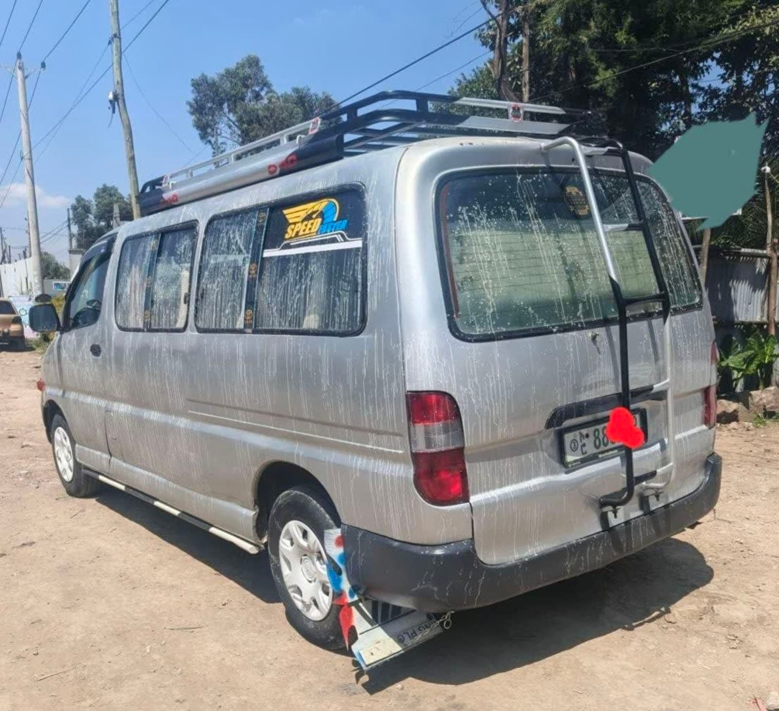 2001 Toyota Hiace 2LT — photo 4