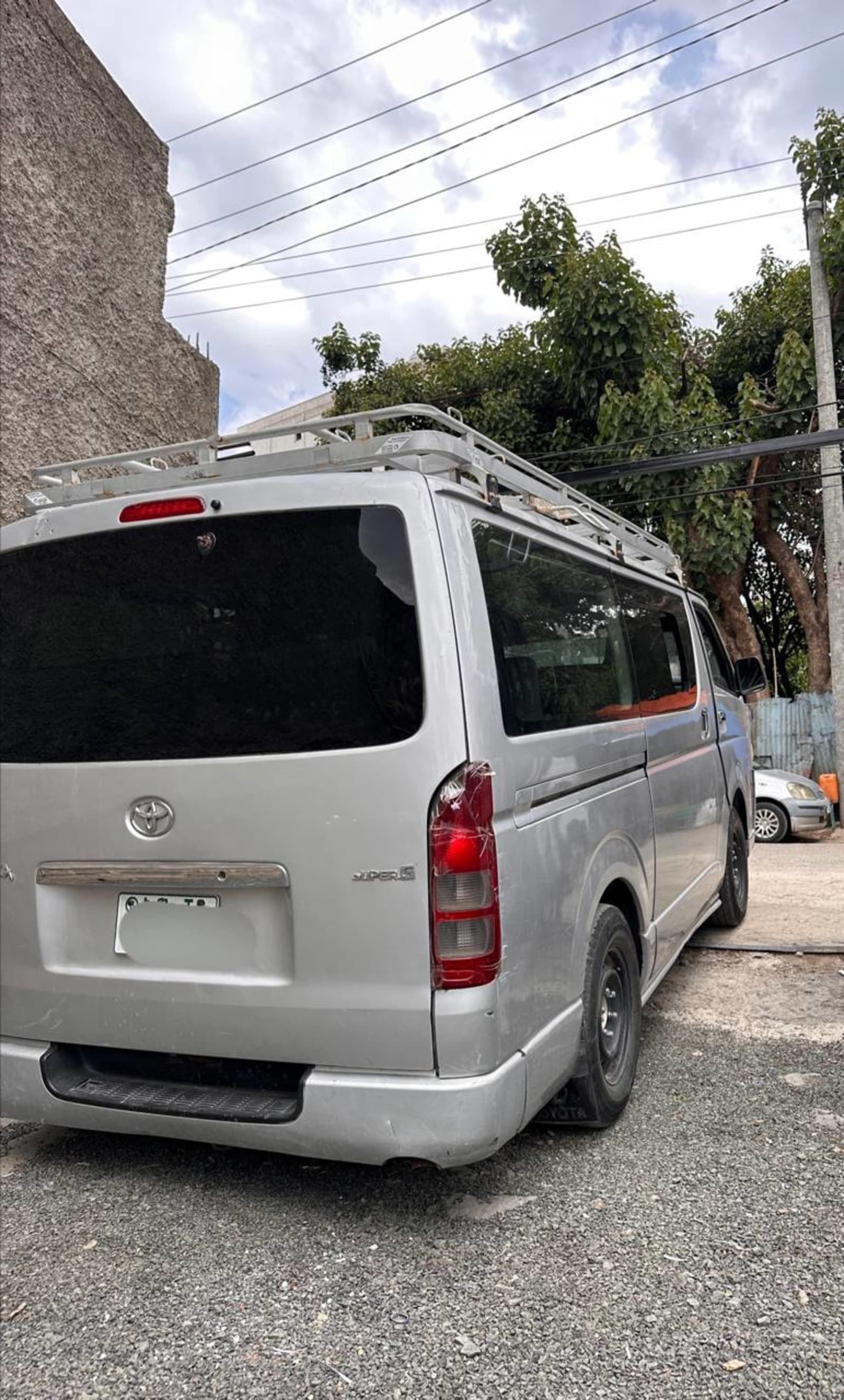2007 Toyota Hiace — photo 2