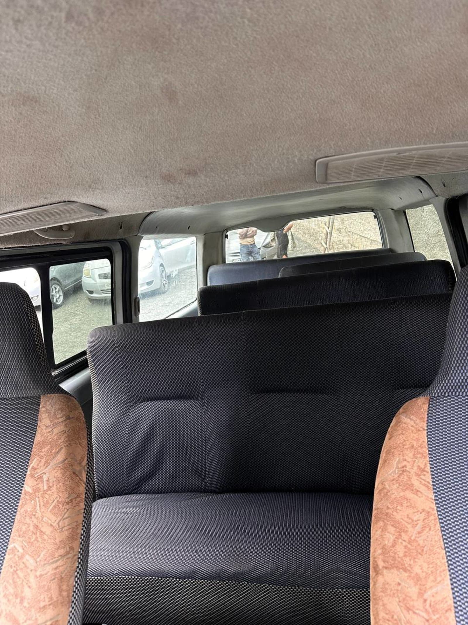 2007 Toyota Hiace — photo 5
