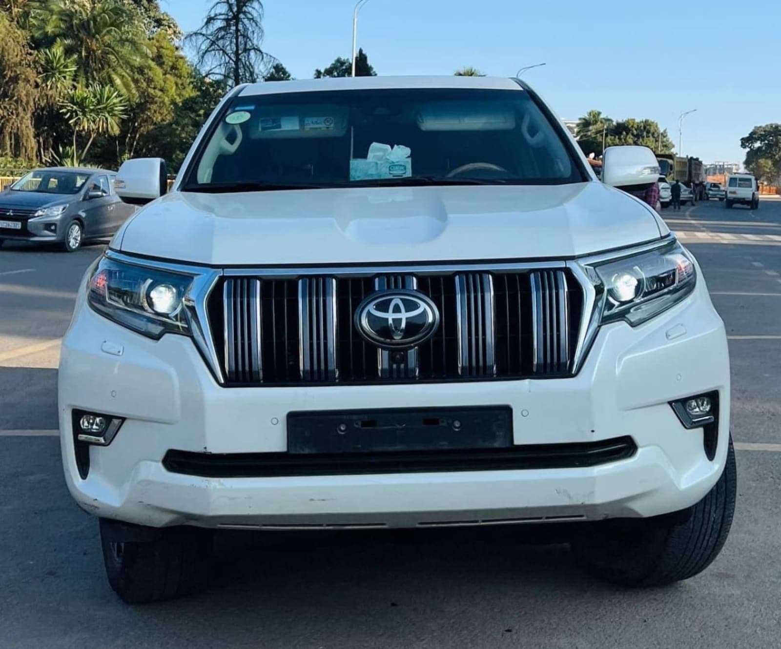 2018 Toyota Land Cruiser Prado — photo 2