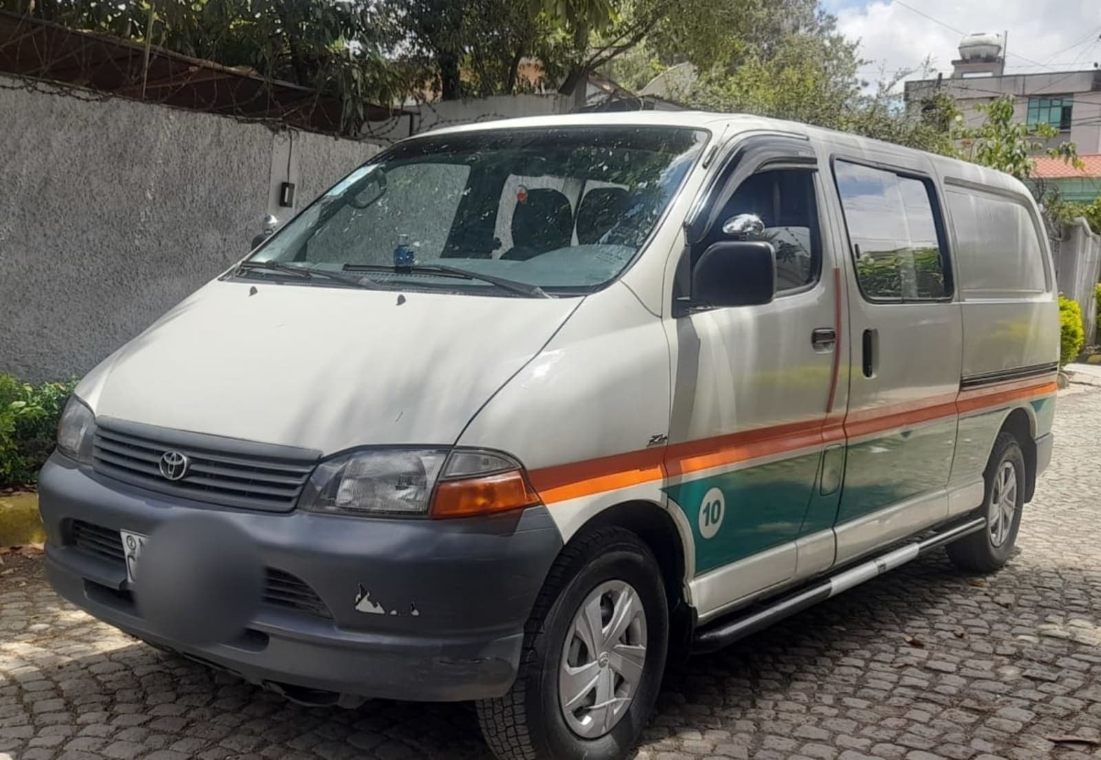 2003 Toyota Hiace — photo 7