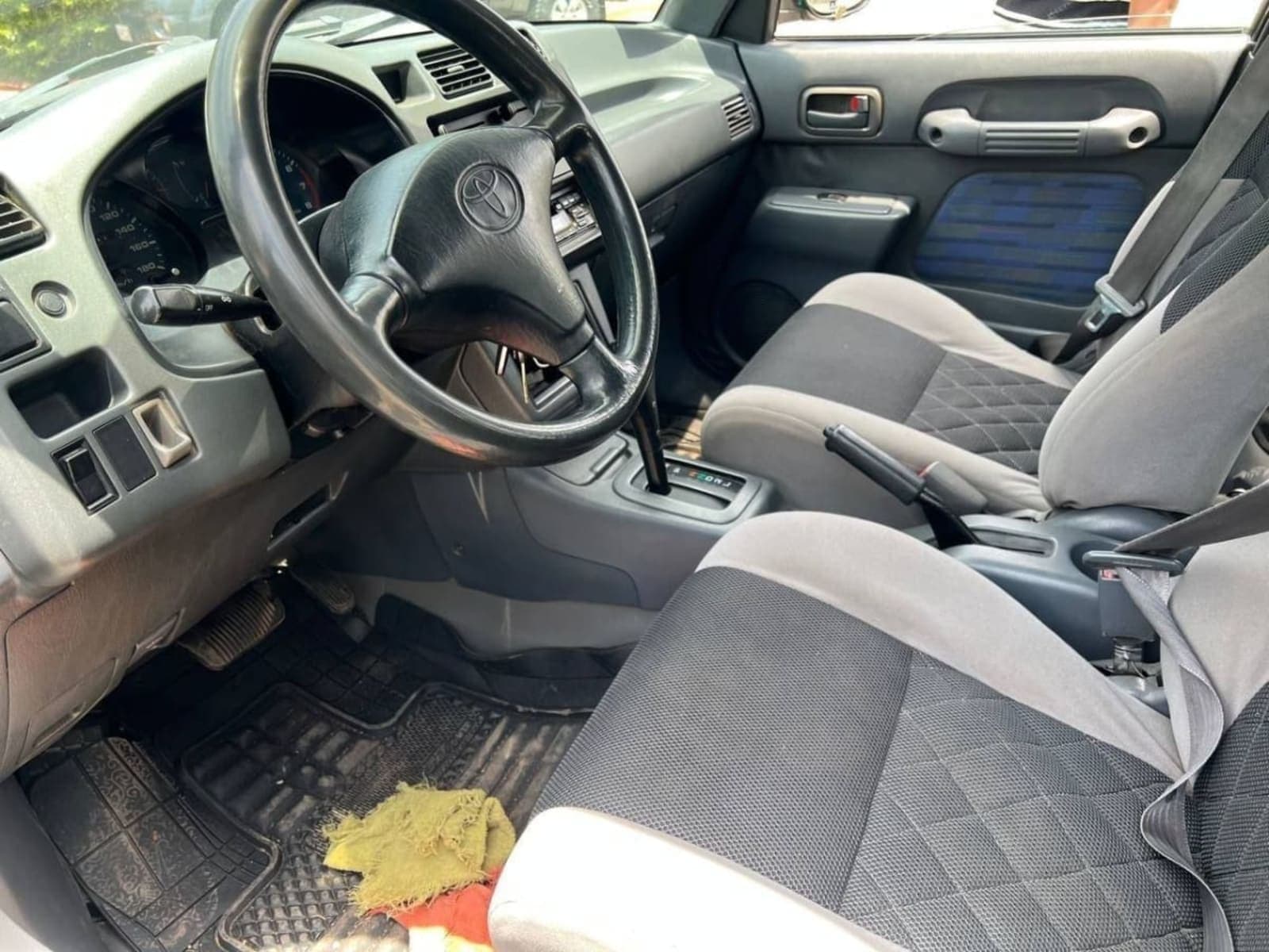 1999 Toyota Rav4 — photo 4