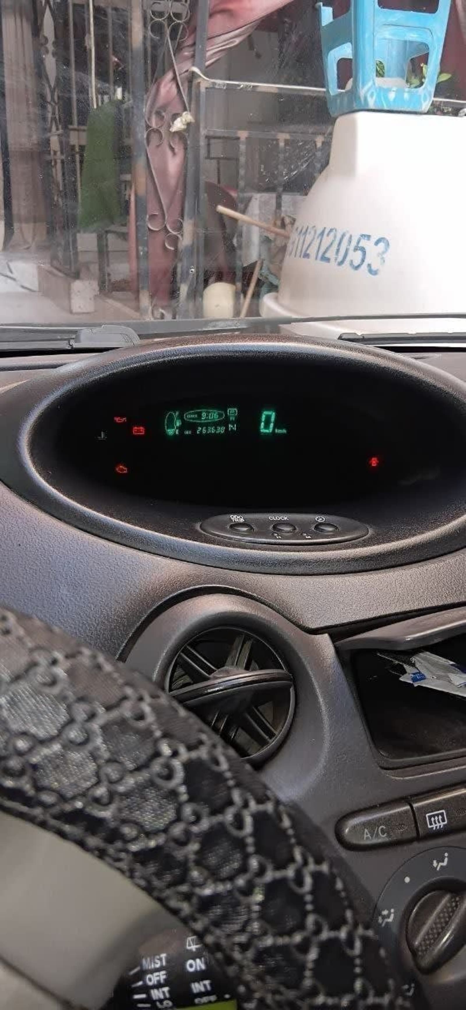 2001 Toyota Vitz — photo 5
