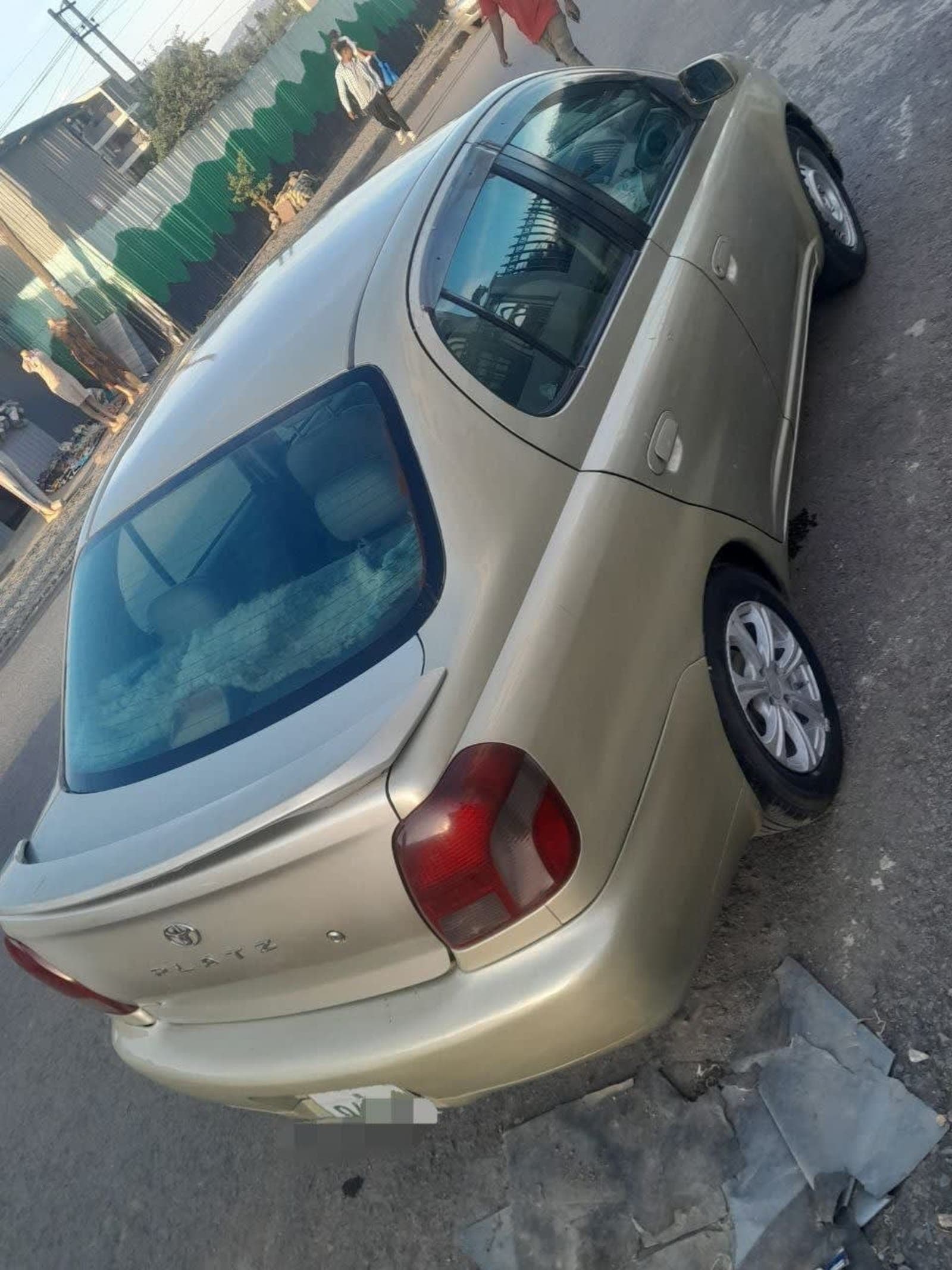 2000 Toyota Platz — photo 2