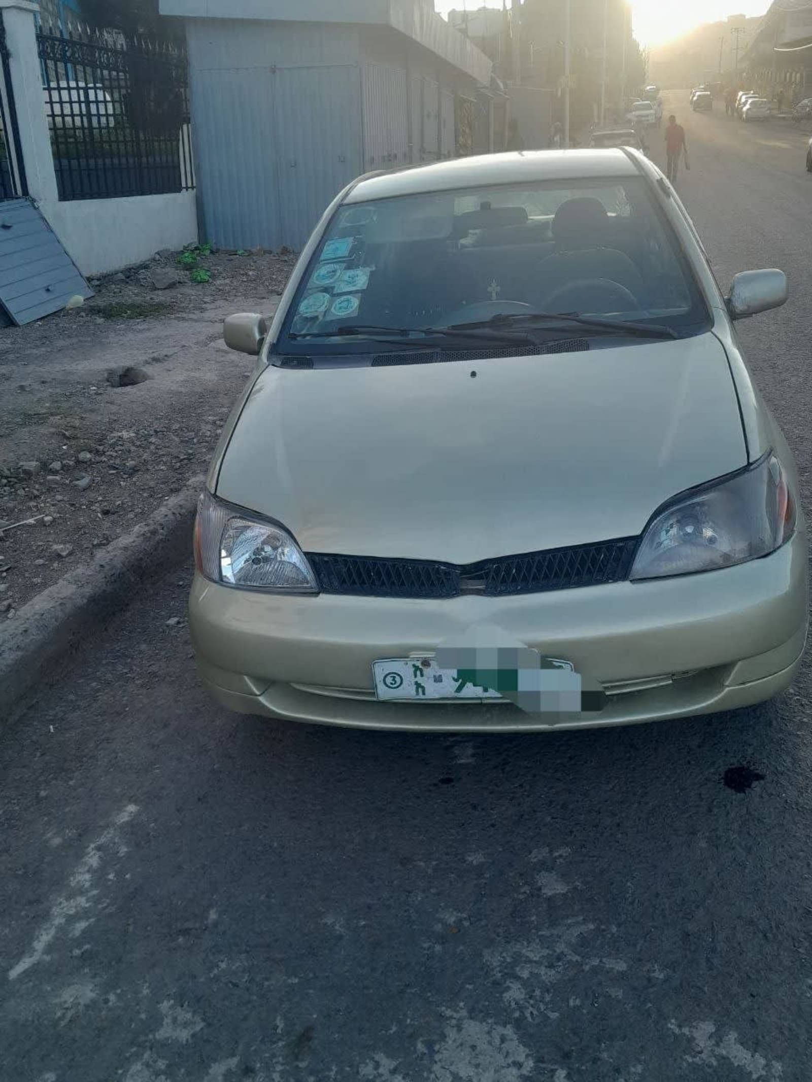 2000 Toyota Platz — photo 3