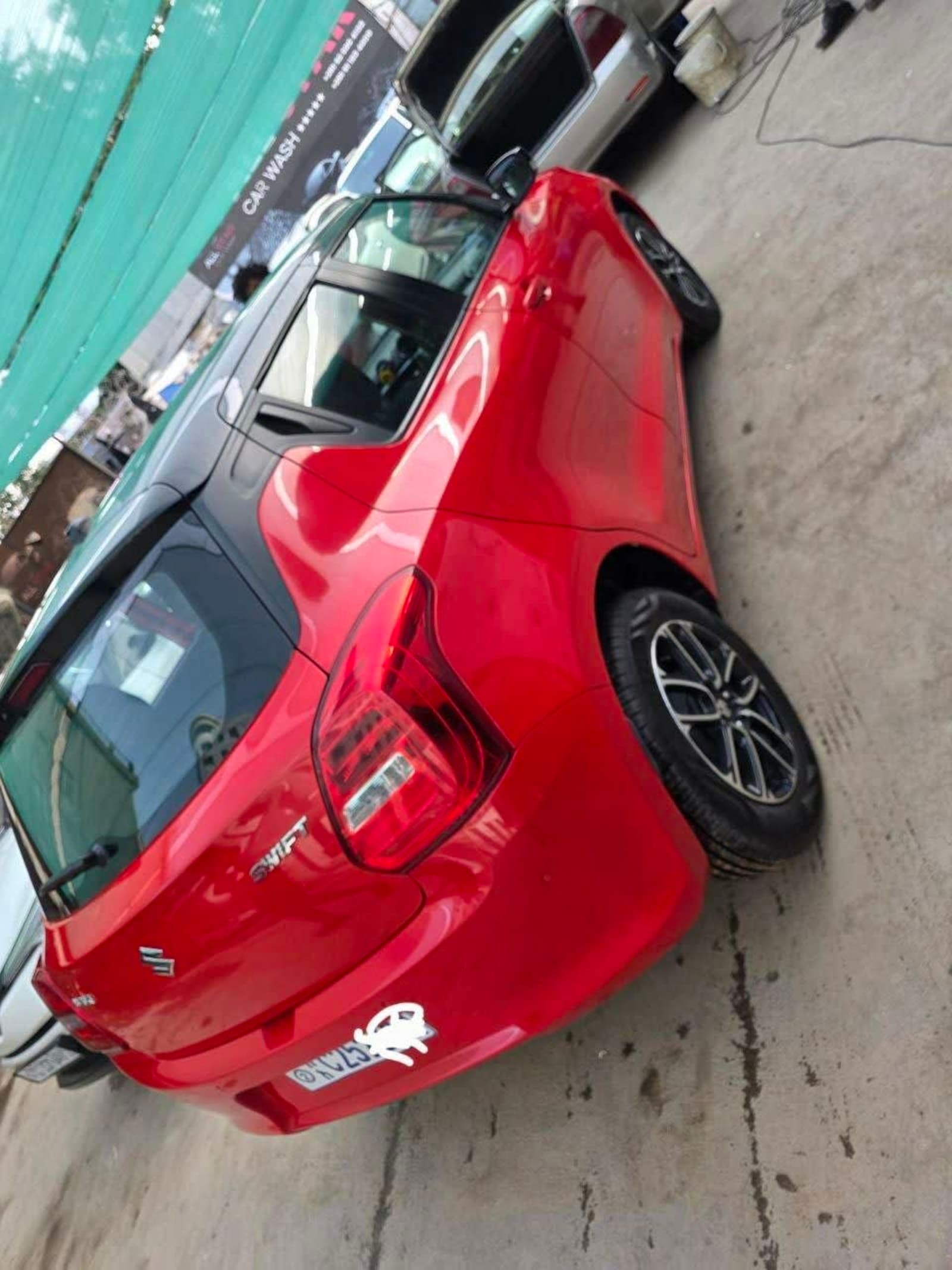 2022 Suzuki Swift — photo 2
