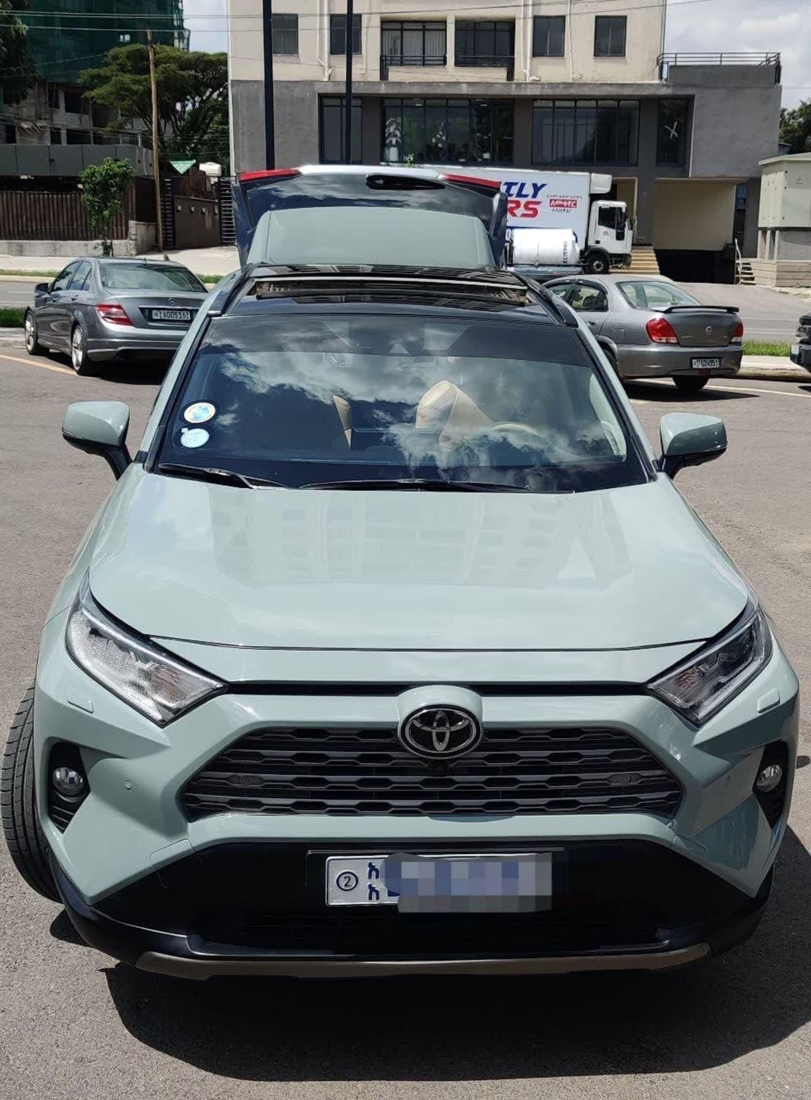 2020 Toyota RAV4 — photo 8