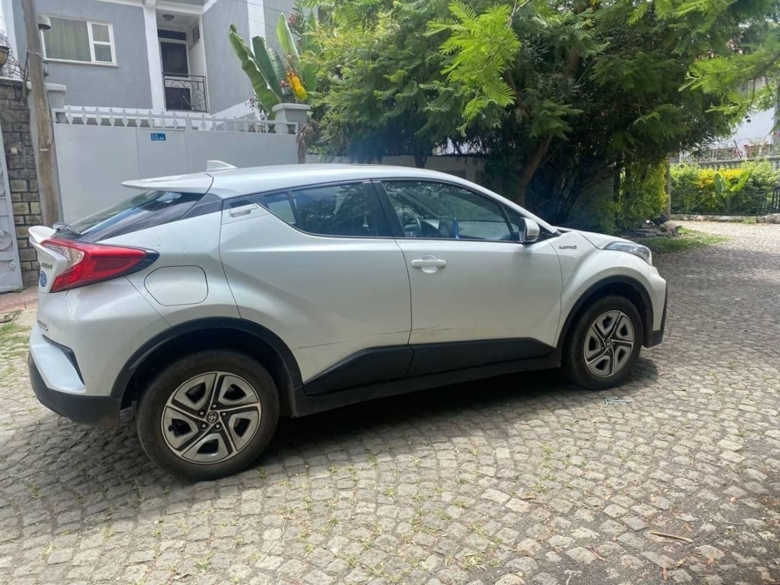2023 Toyota CHR EV โ photo 3