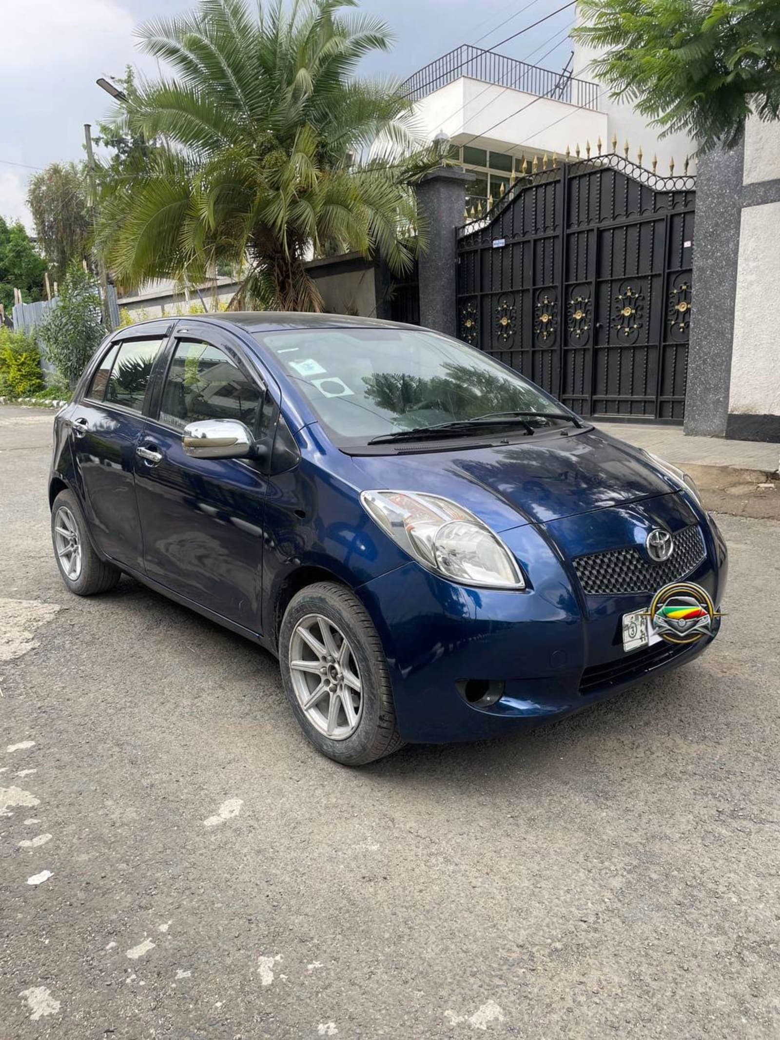 2007 Toyota Yaris Compact — photo 2