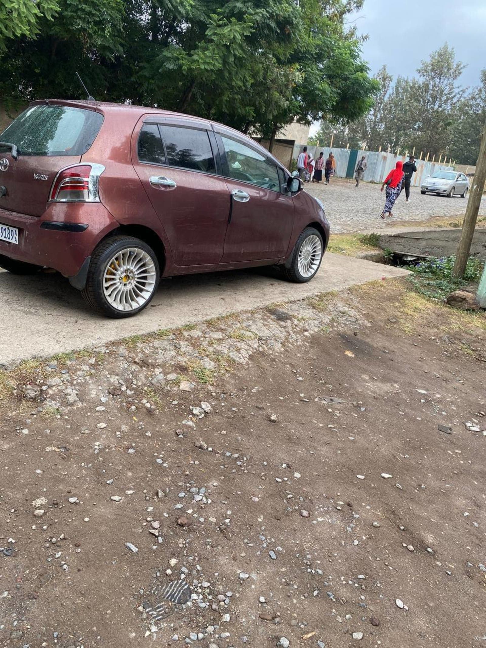 2010 Toyota Yaris Compact โ photo 3