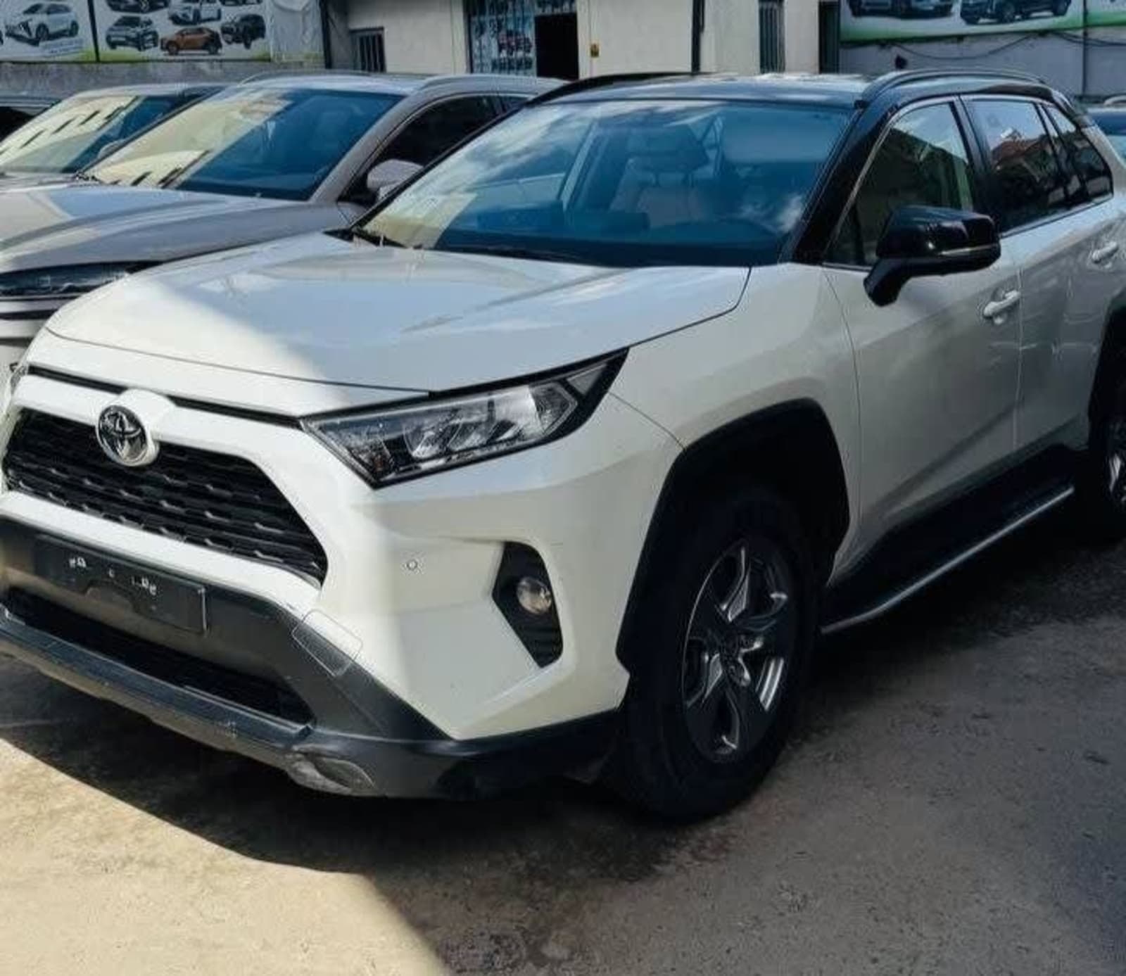 2022 Toyota Rav4 — photo 2