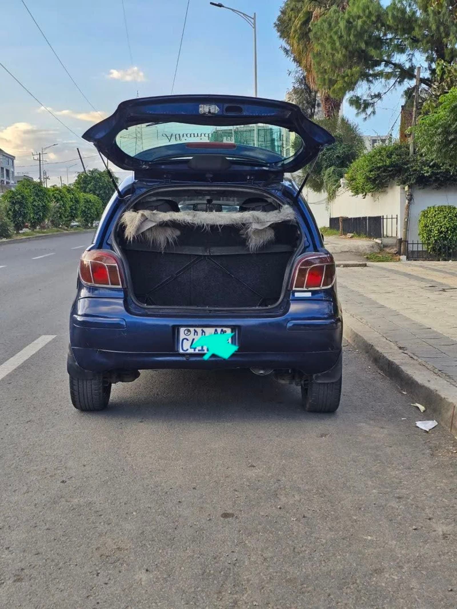 2004 Toyota Vitz — photo 4