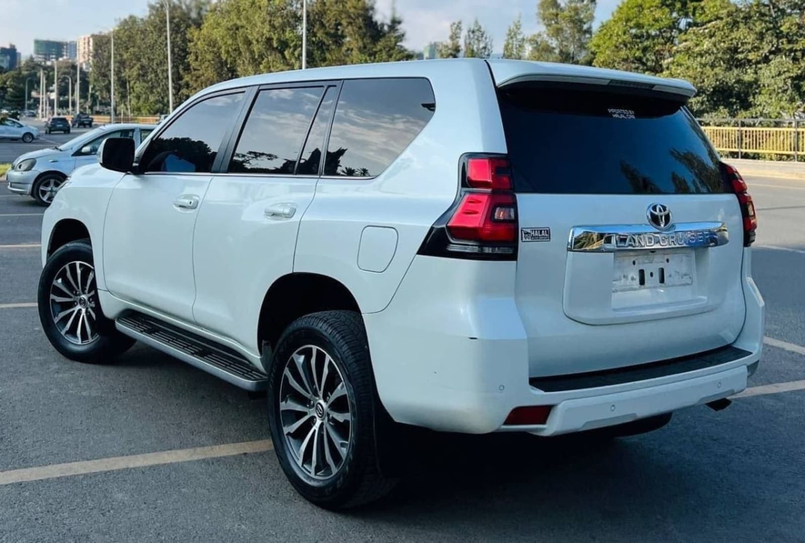 2018 Toyota Land-cruiser Prado — photo 2