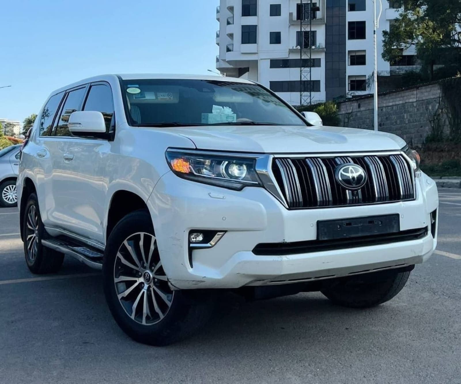 2018 Toyota Land-cruiser Prado — photo 3