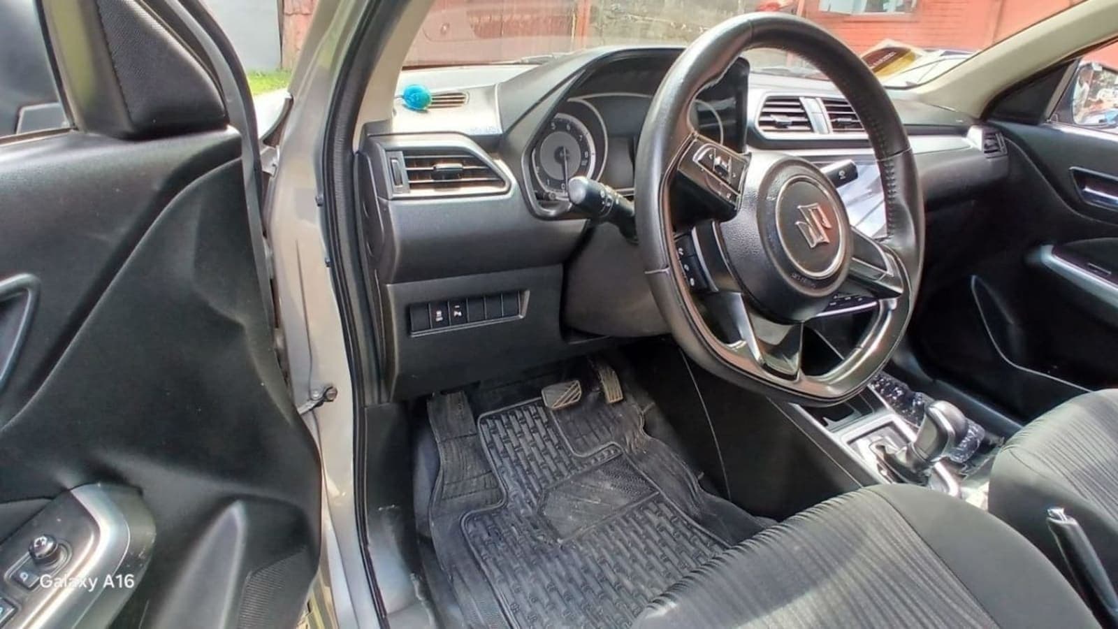 2021 SUZUKI DZIRE — photo 3