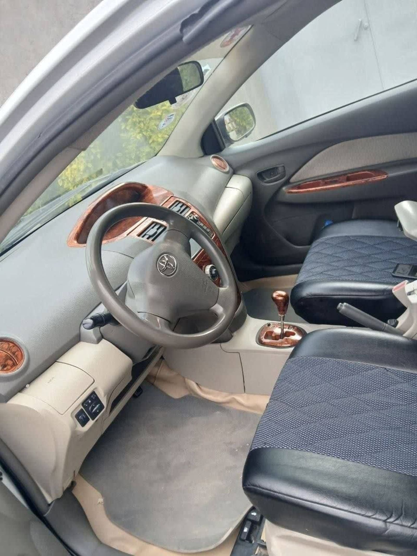 2010 Toyota Yaris Belta