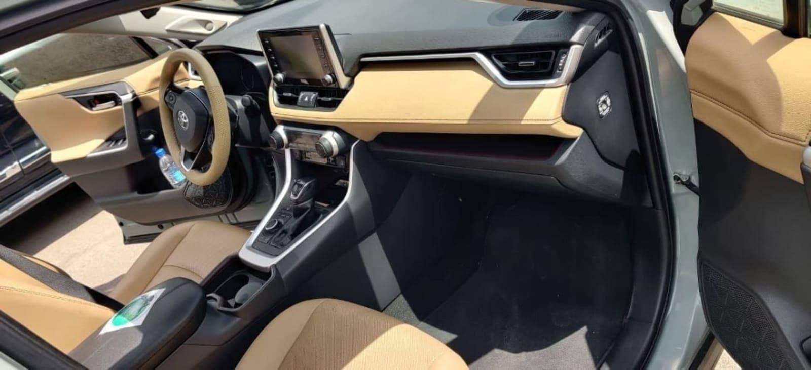 2020 Toyota Rav4 — photo 2