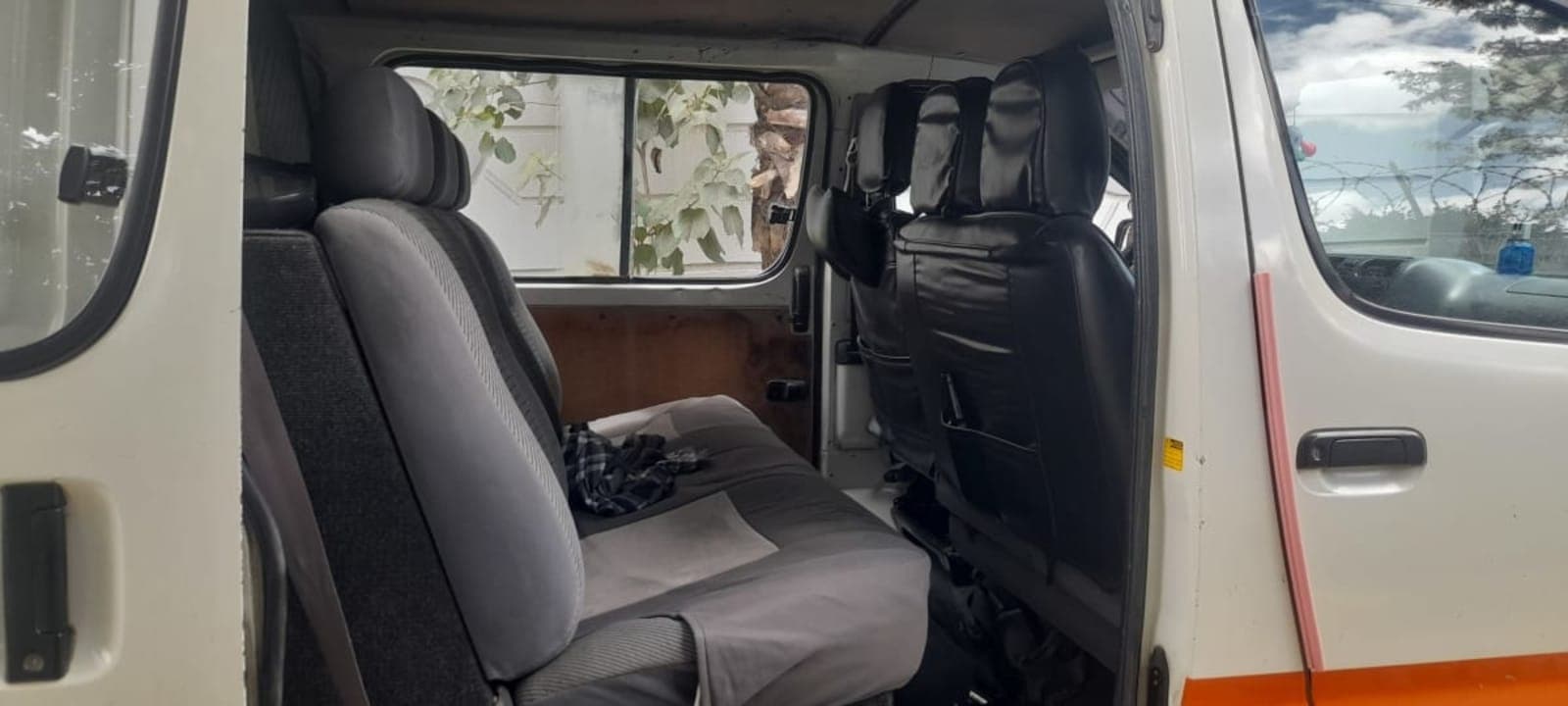 2003 Toyota Dolfin — photo 3