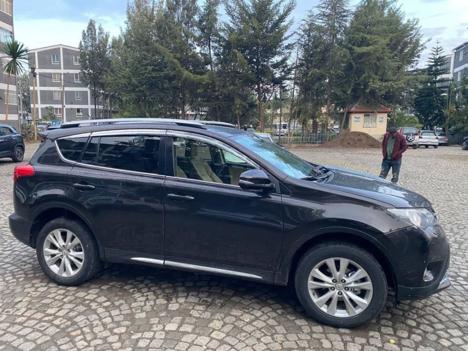 2015 Toyota Rav4 — photo 2