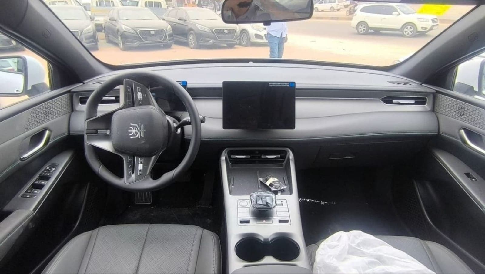 2025 BYD Qin Plus DM-i Glory Edition — photo 2