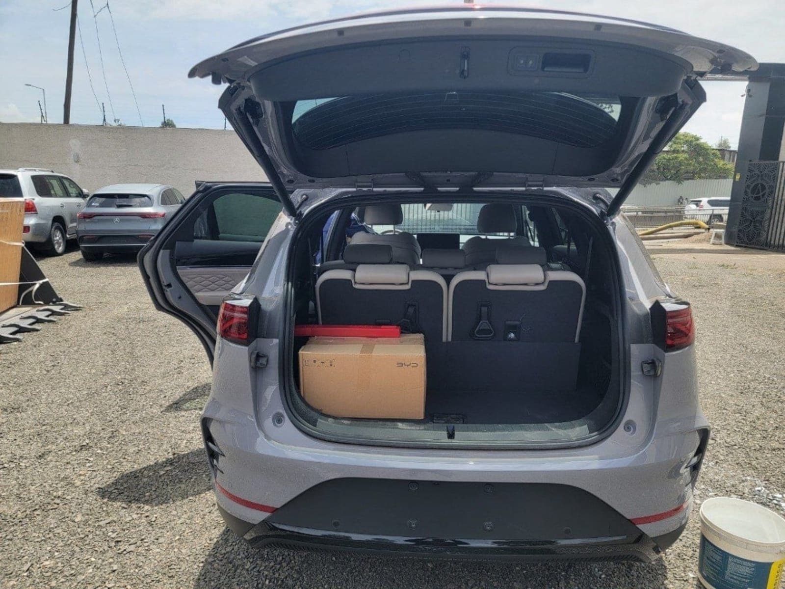 2025 BYD Tang L DM i Hybrid — photo 3