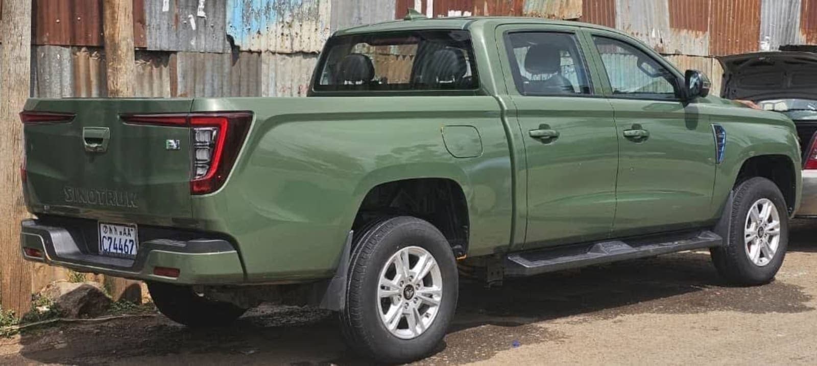 2025 HOWO Sinotruk Double Cab — photo 5