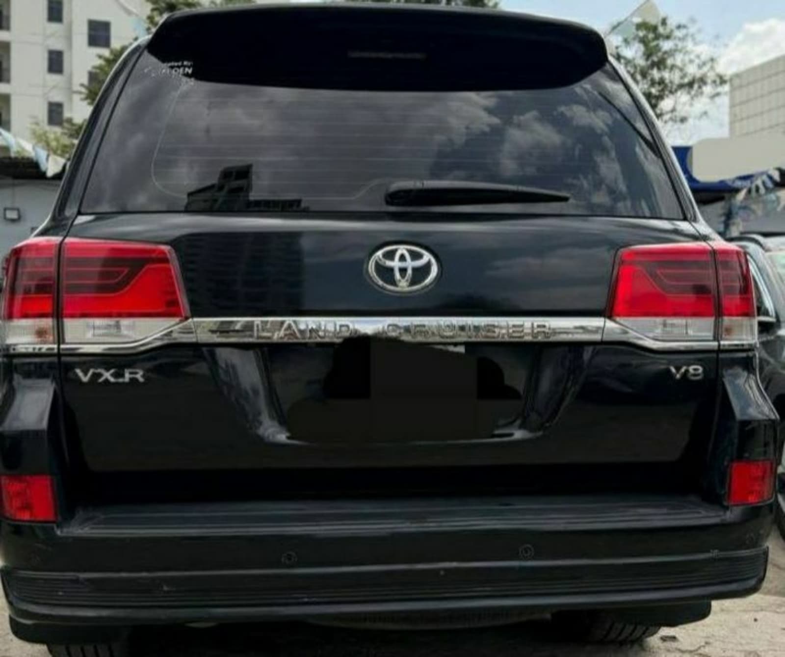 2019 Toyota Landcruiser โ photo 1