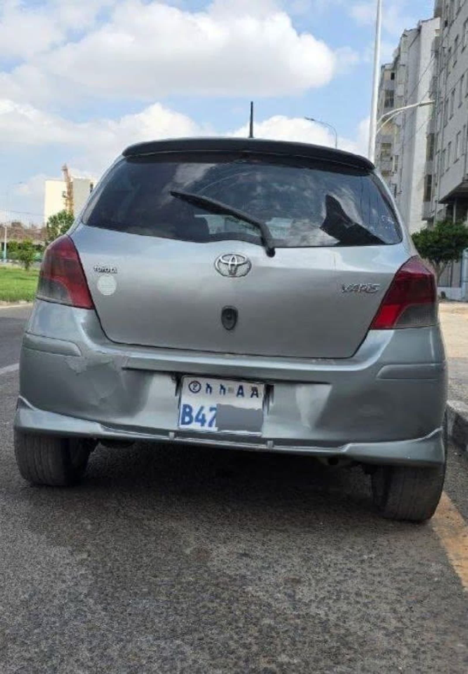 2010 Toyota Yaris Compact — photo 6