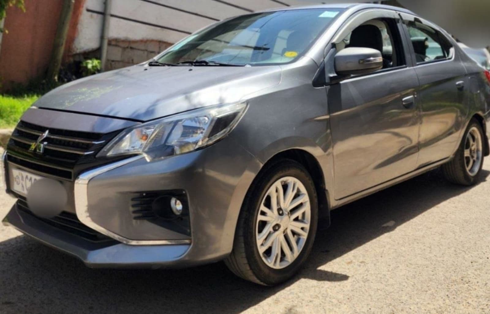 2022 Mitsubishi Attrage — photo 1