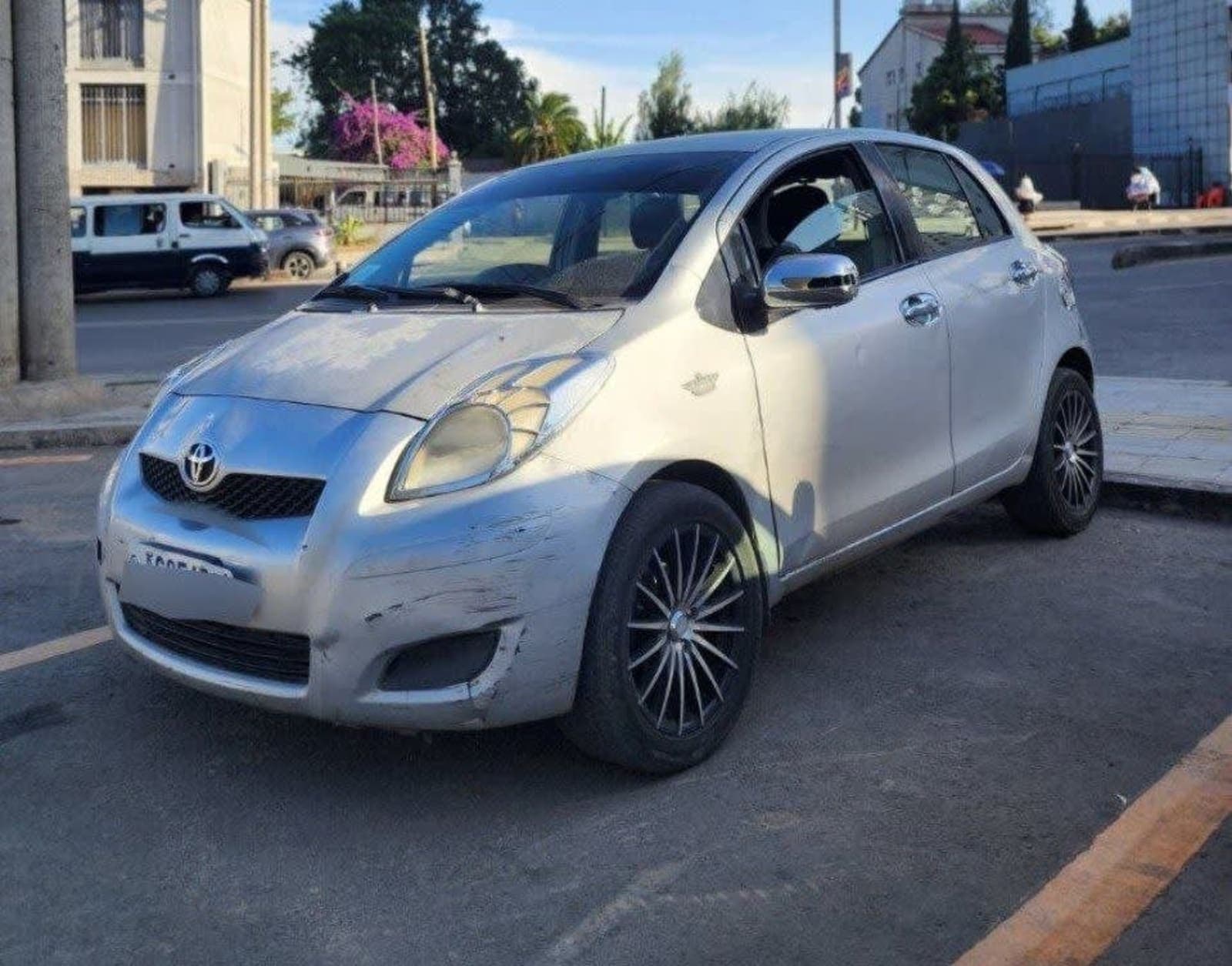 2009 Toyota Yaris Compact — photo 3
