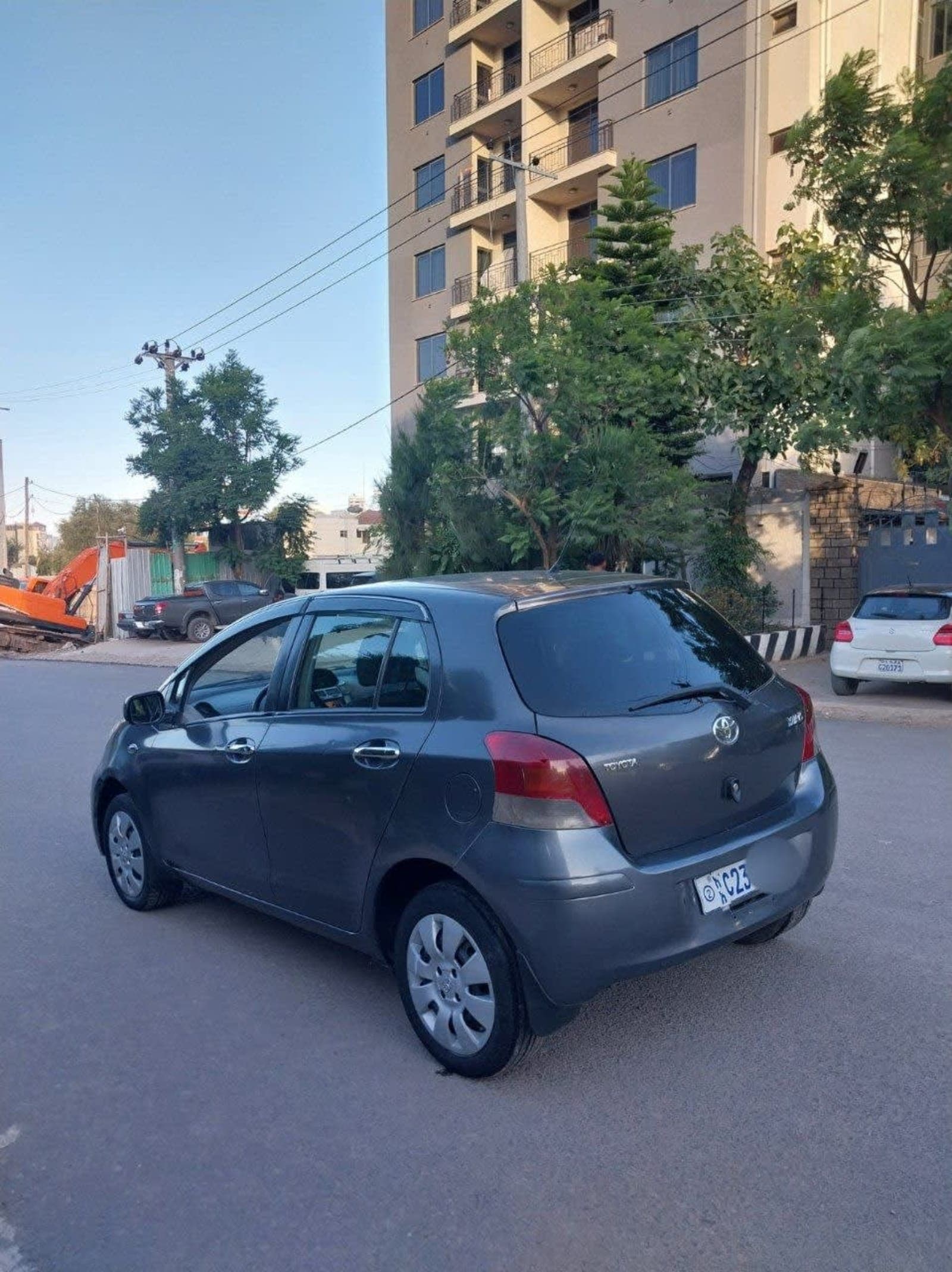 2010 TOYOTA YARIS COMPACT — photo 2