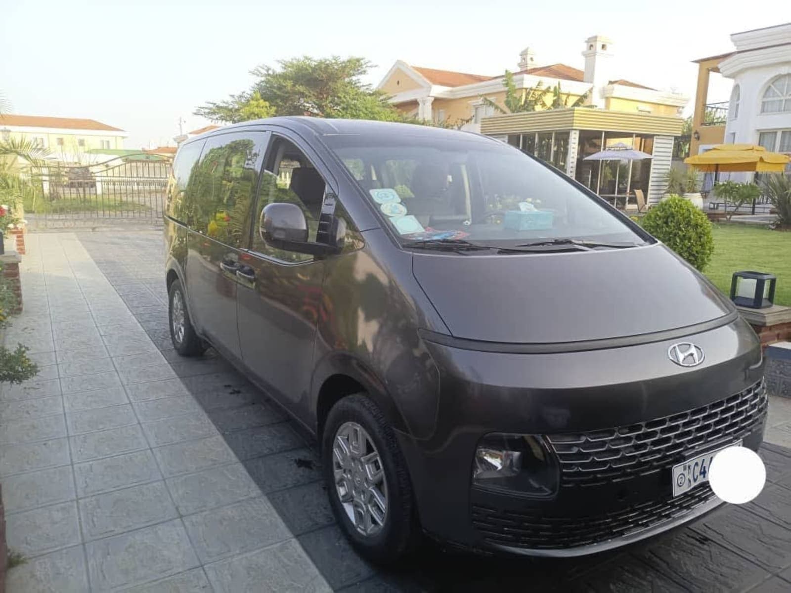 2022 Hyundai Staria — photo 5