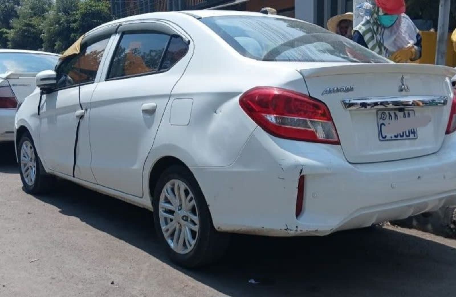 2022 Mitsubishi Atrrage โ photo 3