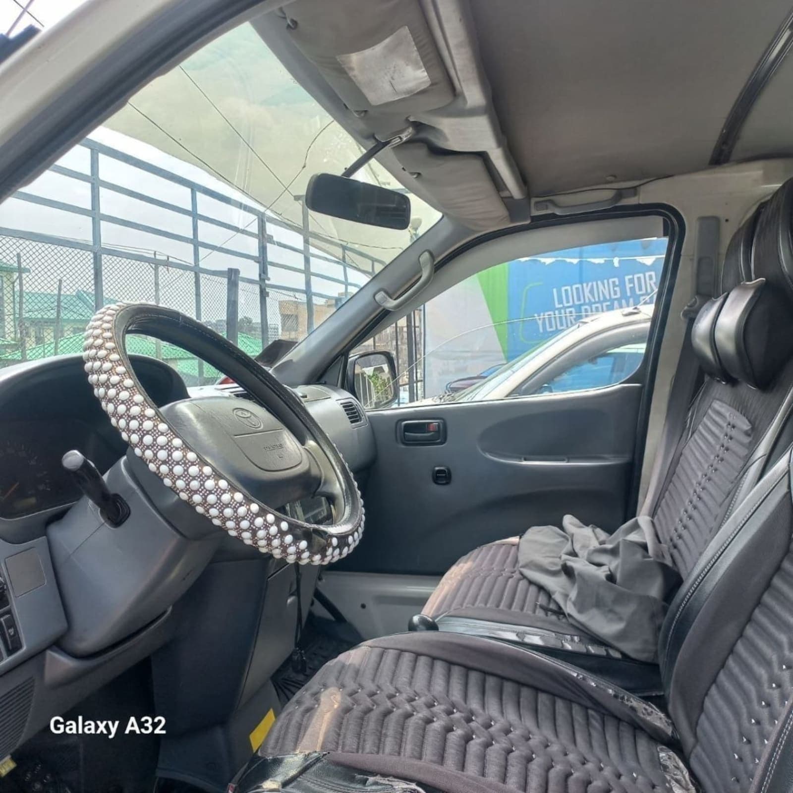 2005 Toyota HIACE D4D — photo 3