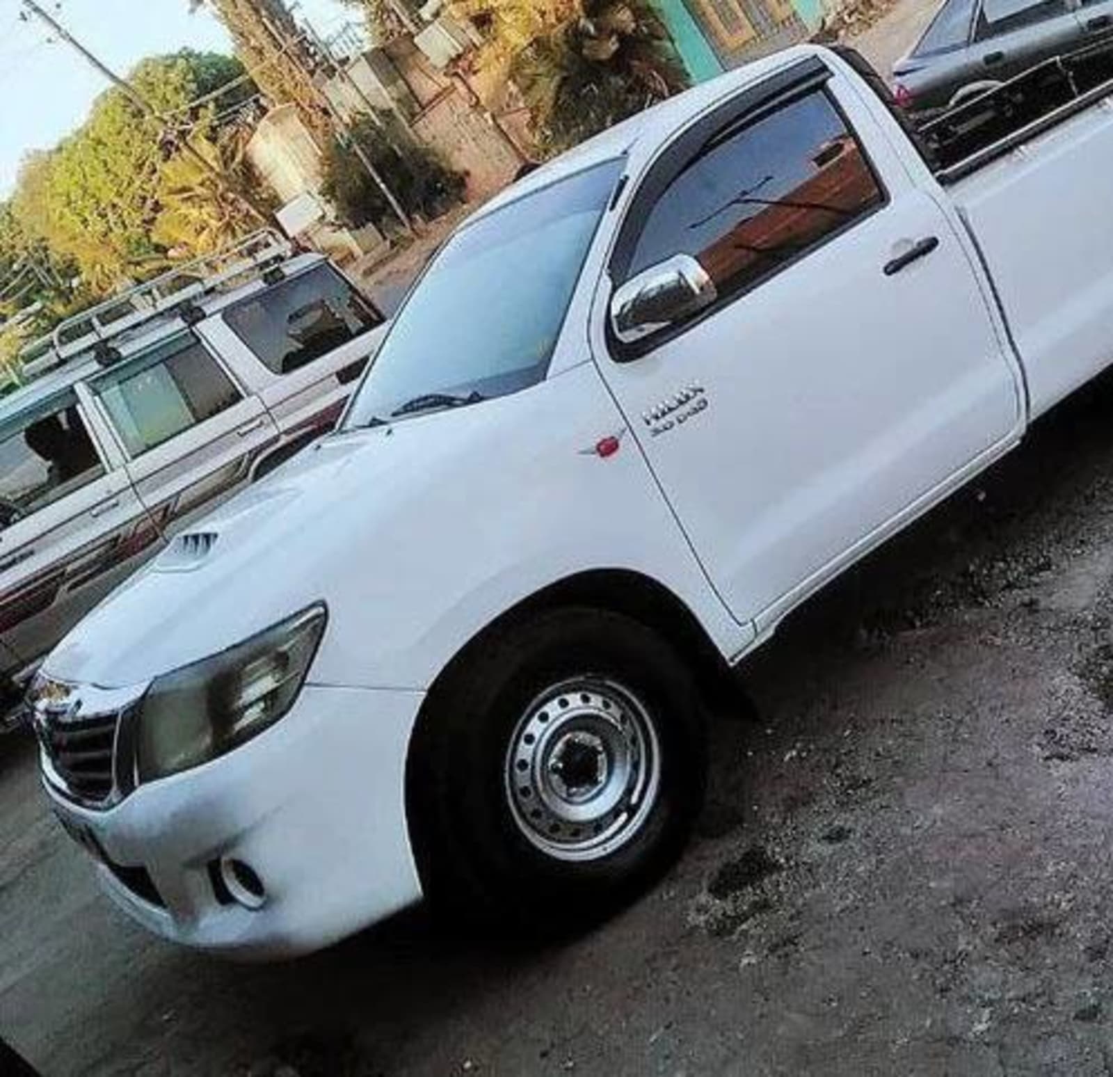 2011 Toyota Hilux — photo 3