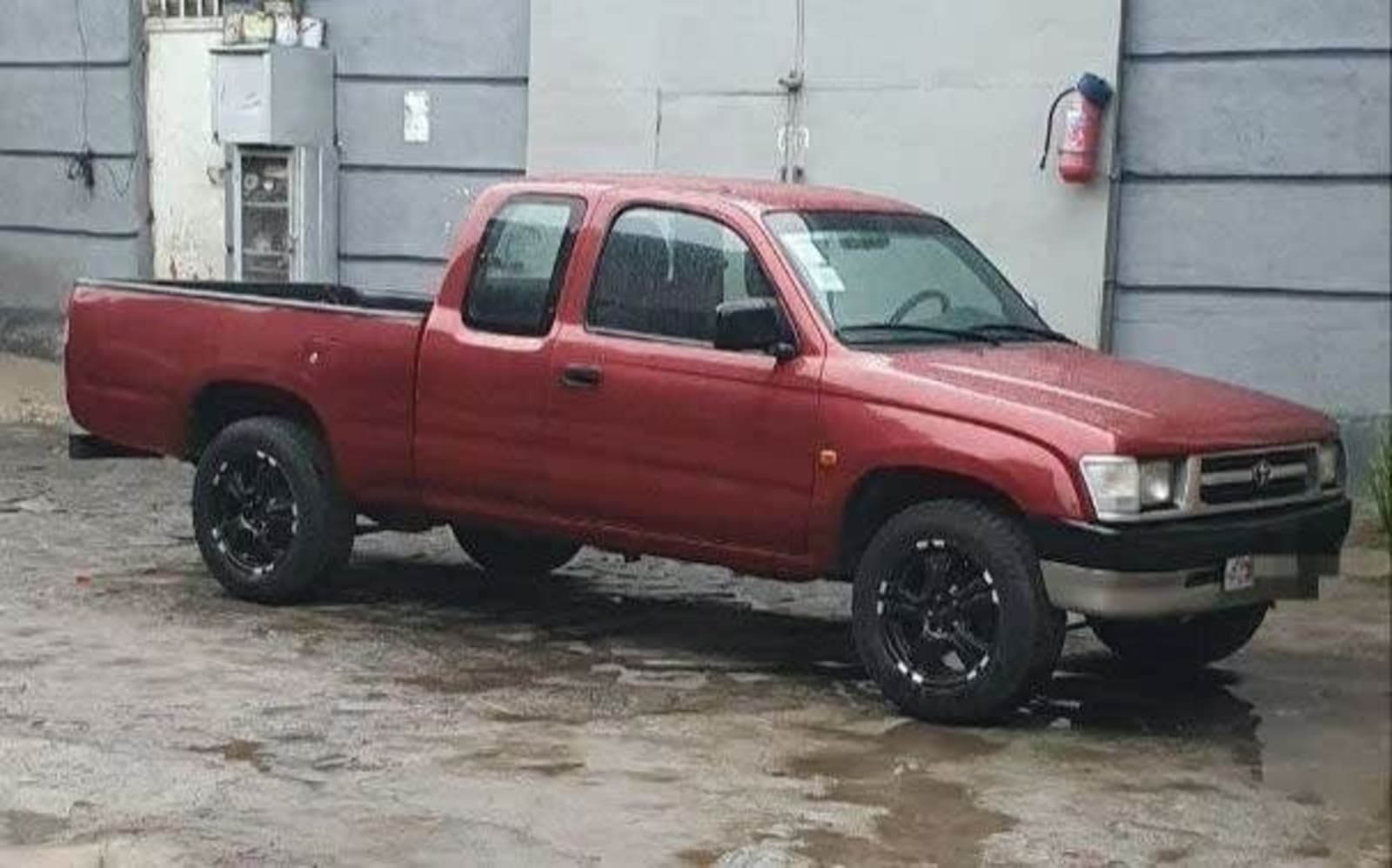 1999 Toyota Hilux โ photo 1