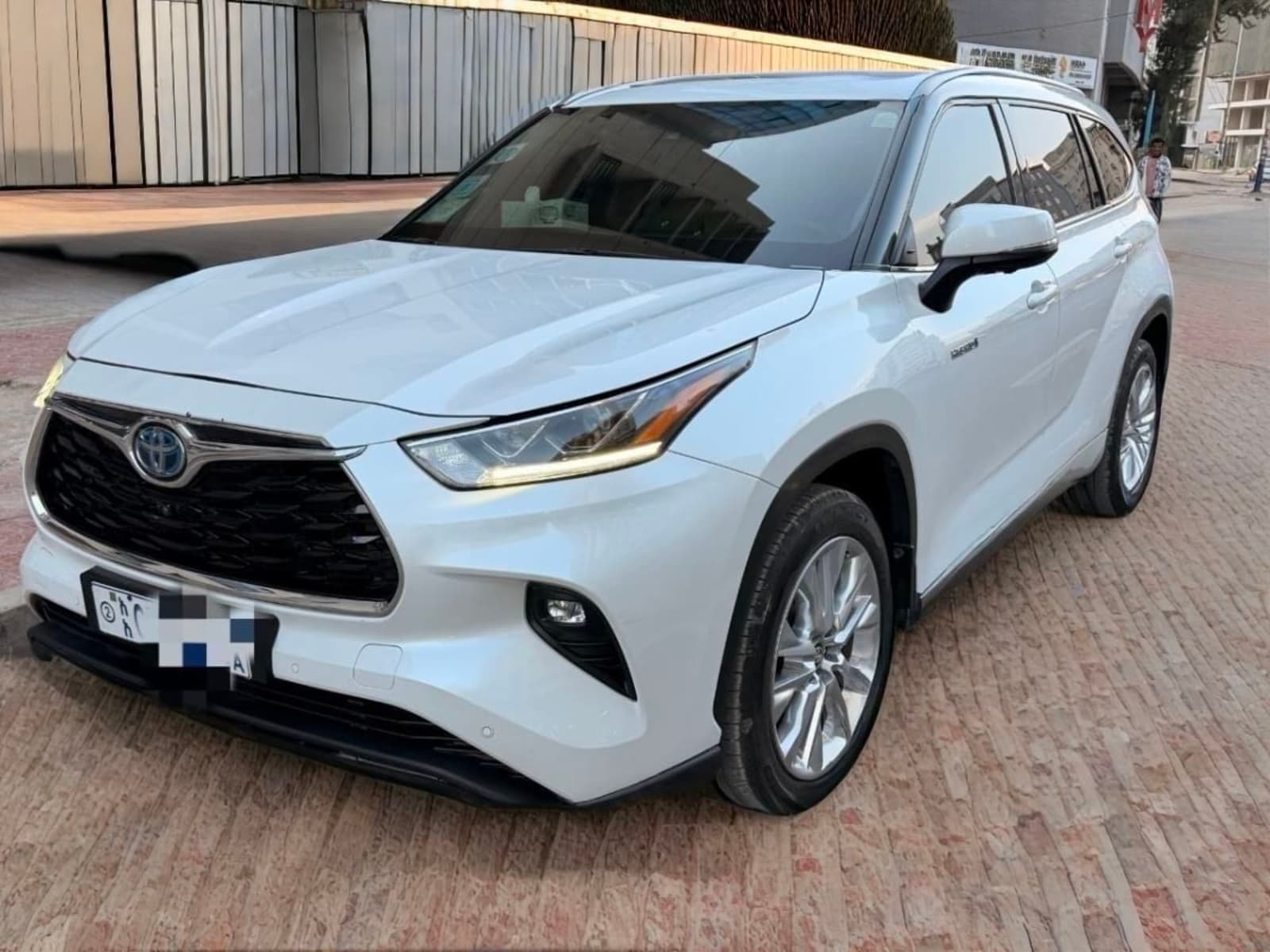 2024 Toyota Highlander Hybrid — photo 8
