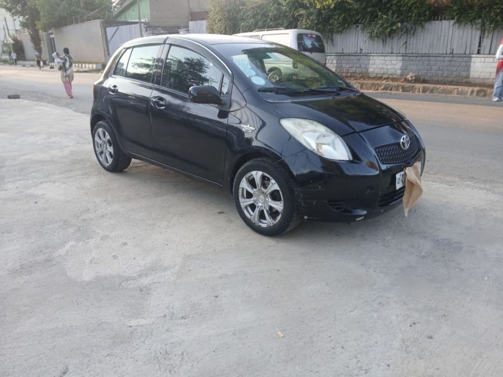 2008 Toyota Yaris Compact — photo 2