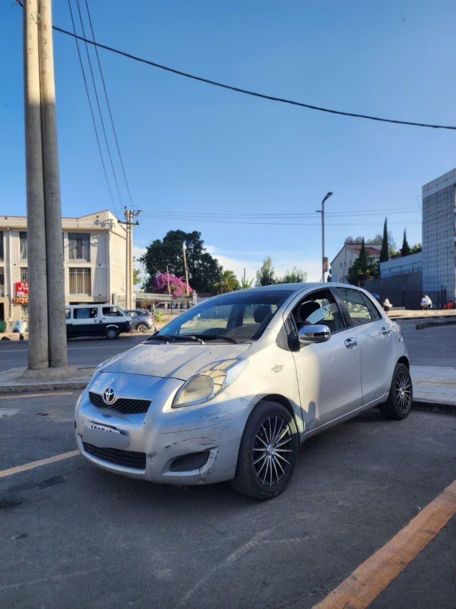 2009 Toyota Yaris Compact — photo 7