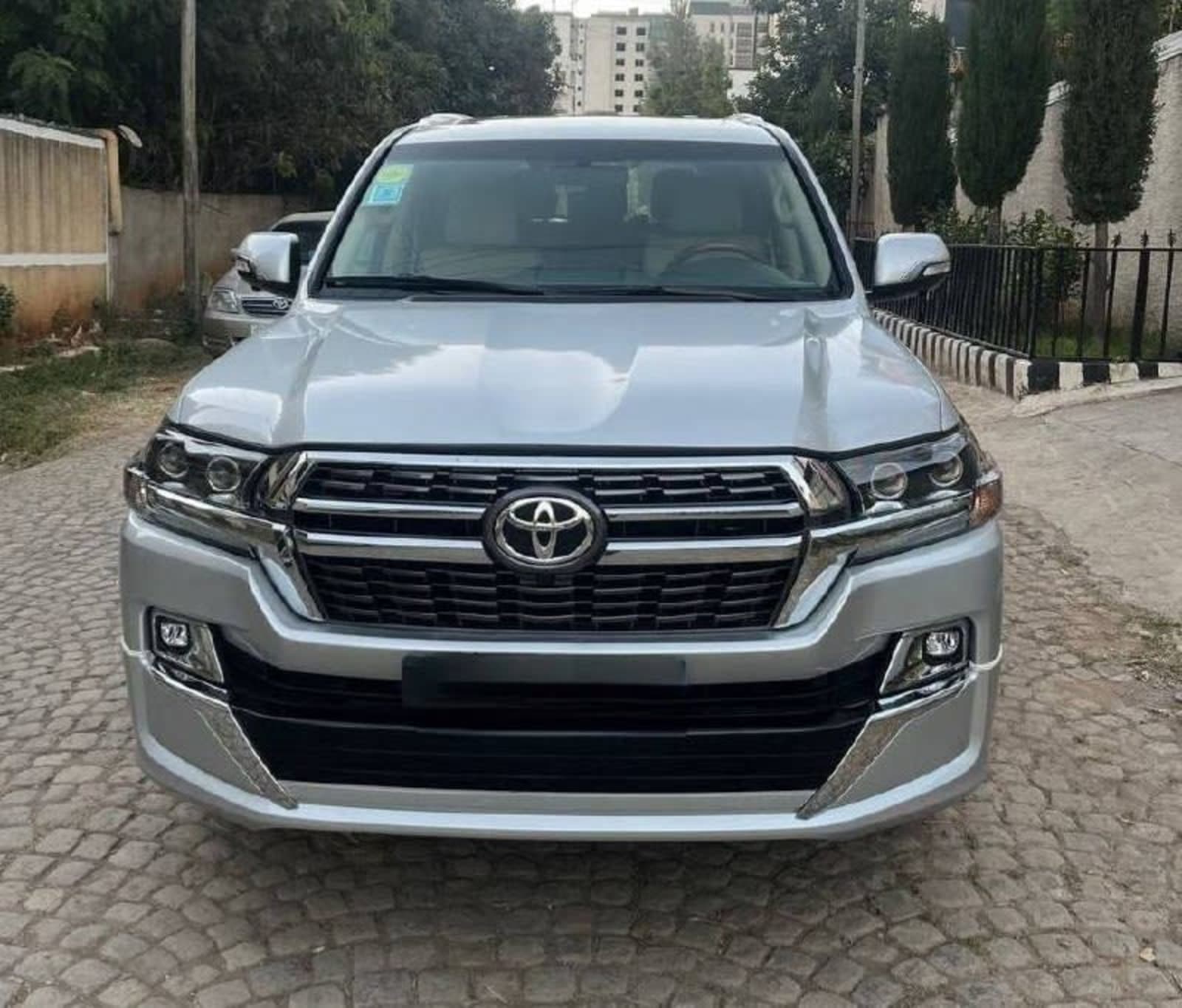 2016 Toyota Landcruiser VXR โ photo 4