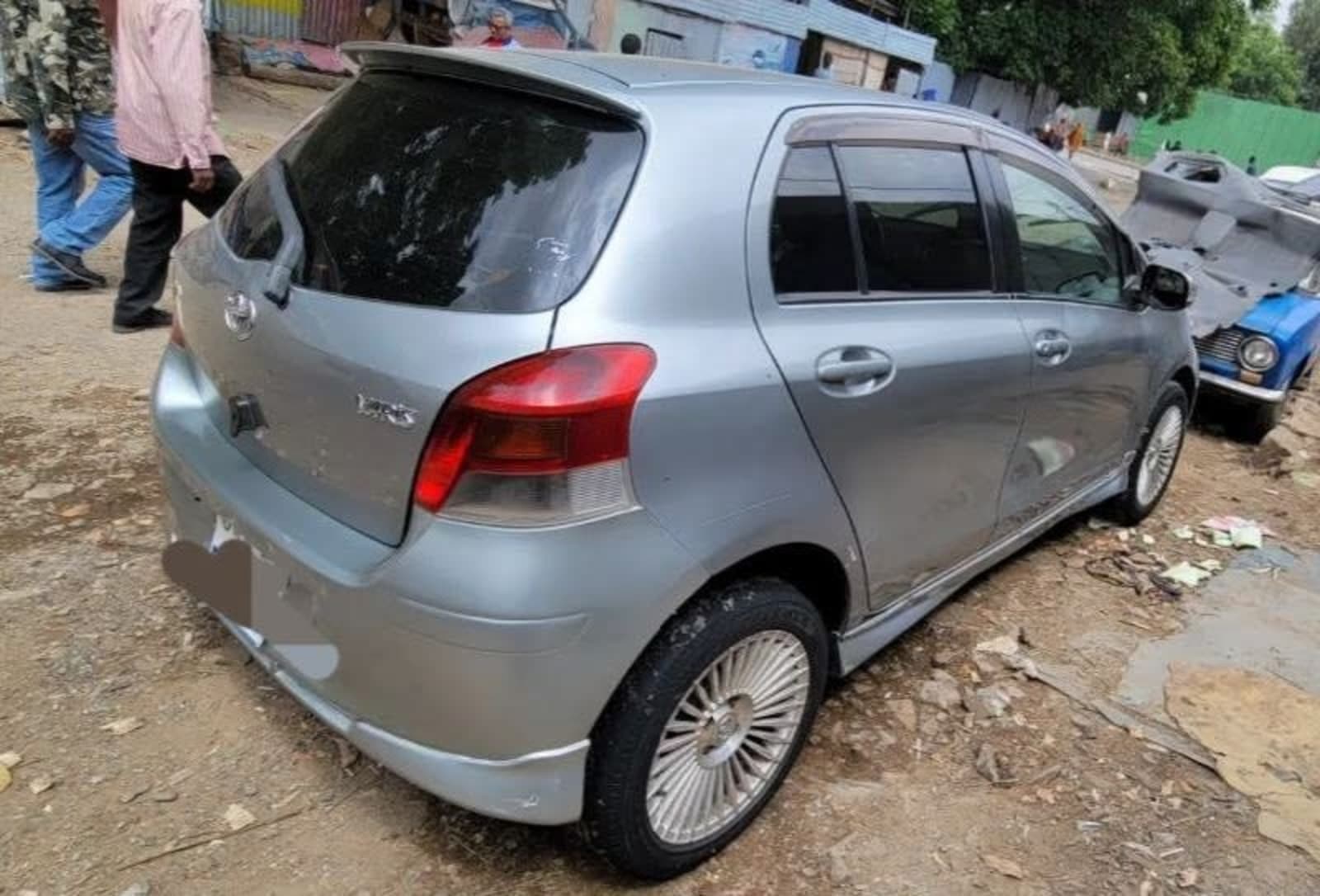 2010 Toyota Yaris Compact — photo 4