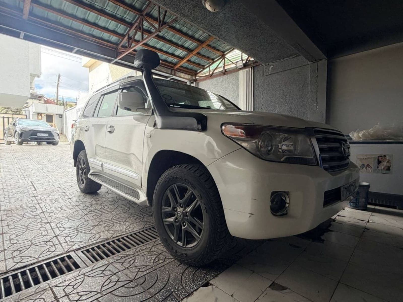 2012 Toyota Landcruiser GXR — photo 4