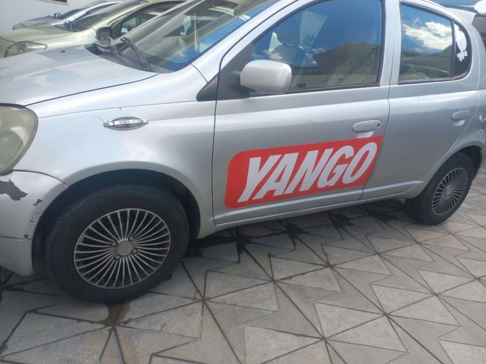 2001 TOYOTA VITZ — photo 5