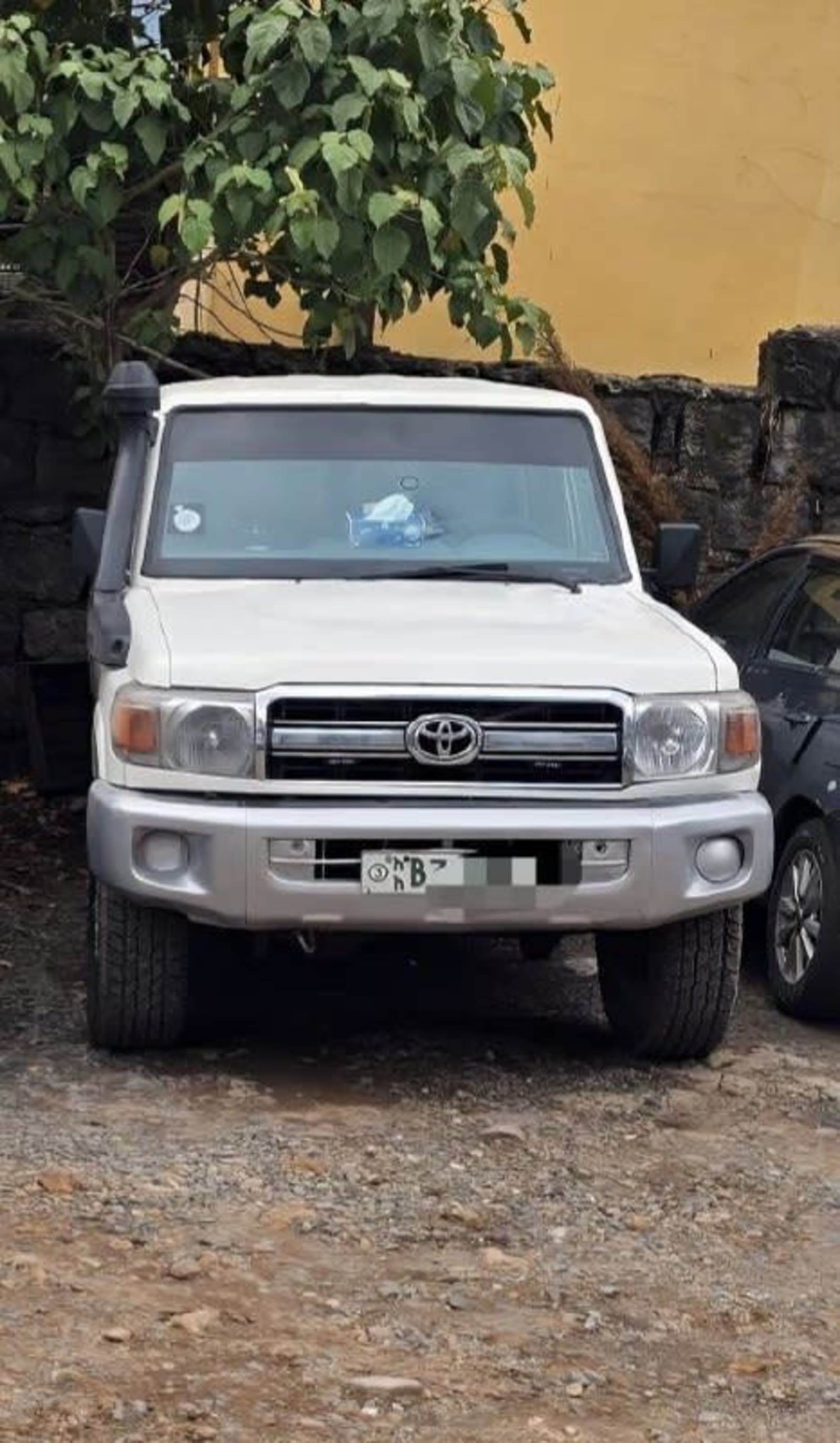 2012 Toyota Land Cruiser Mark II — photo 3