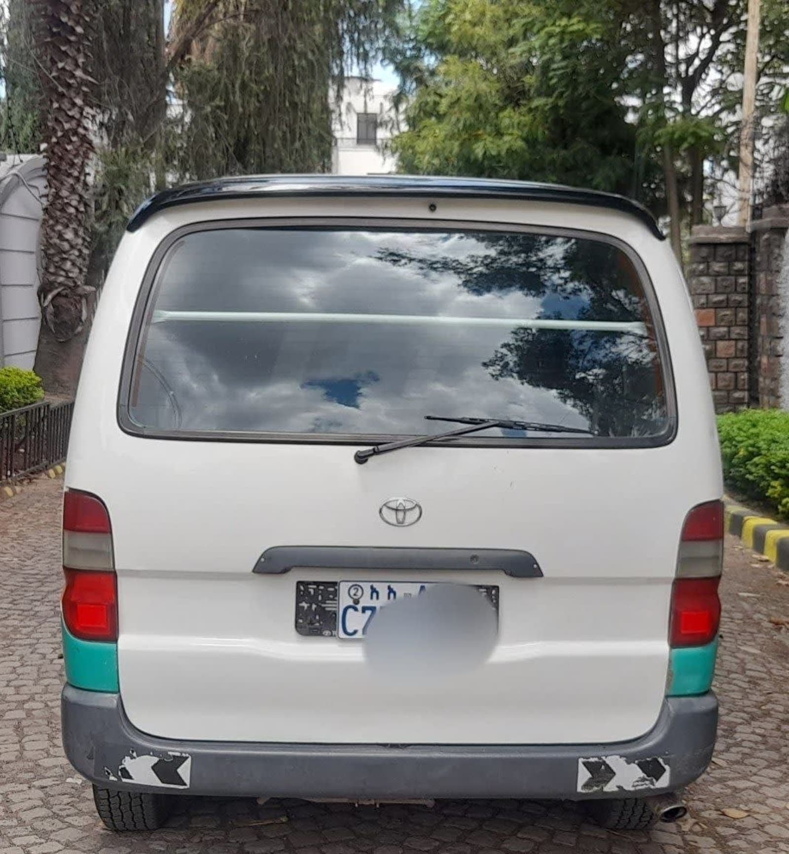 2003 Toyota HiAce Dolphin Half Van — photo 4