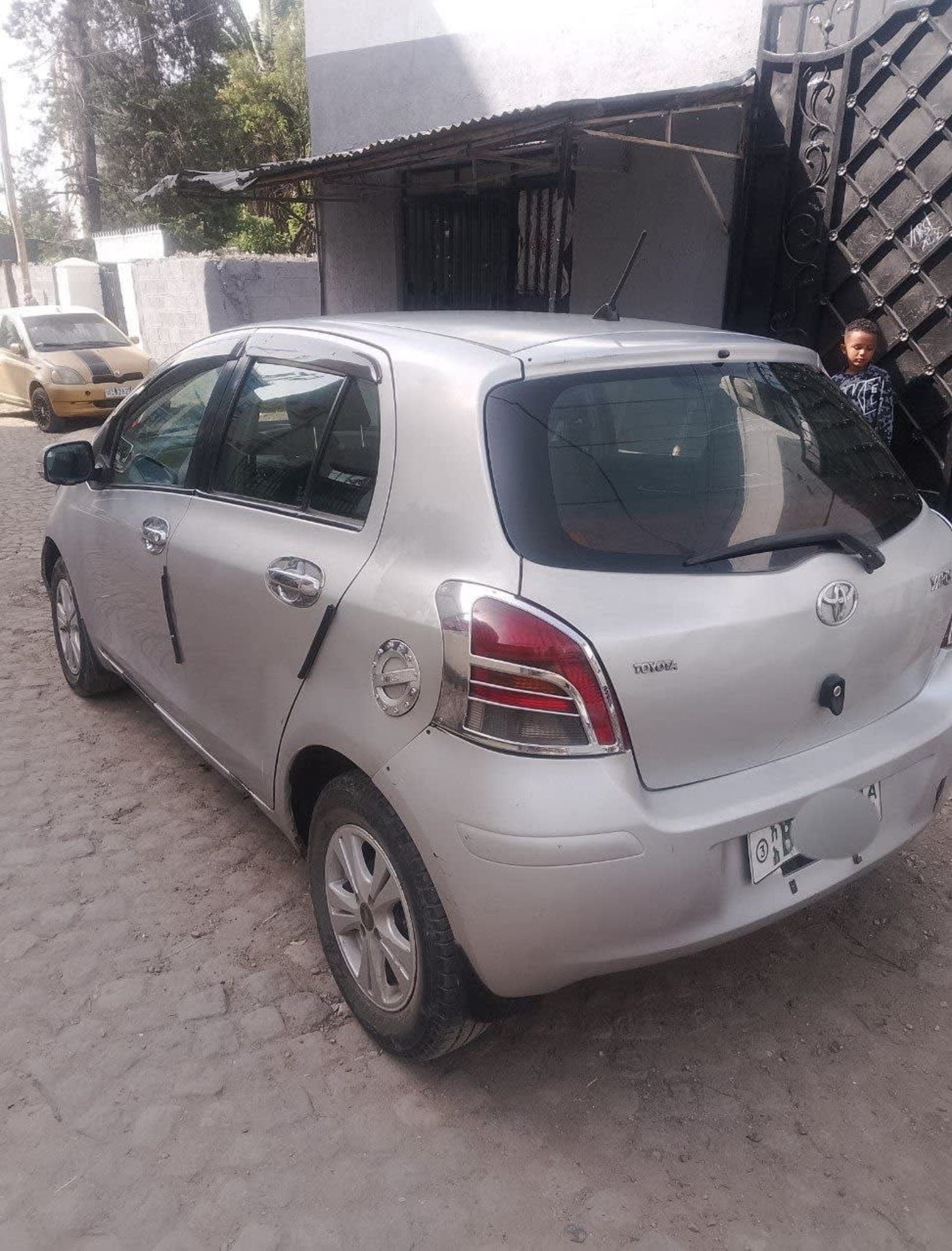 2005 Toyota Compact Yaris — photo 3