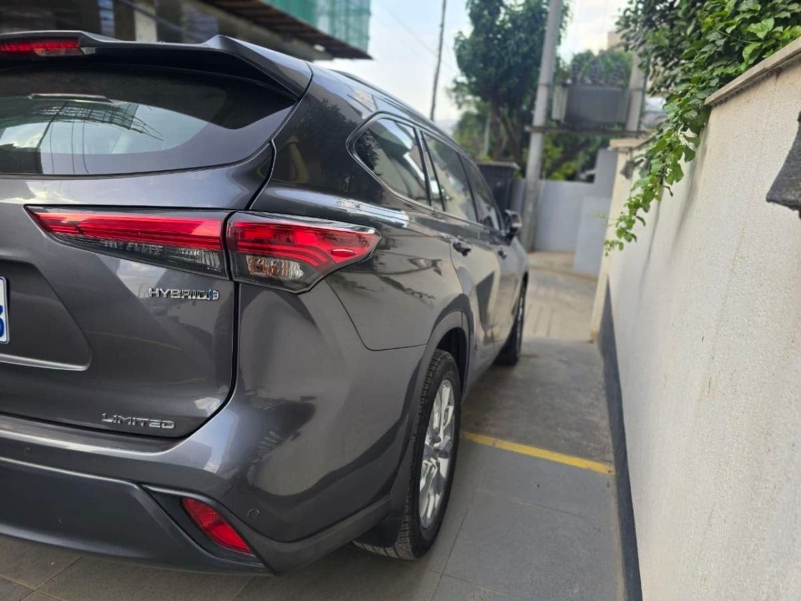 2024 Toyota Highlander Hybrid — photo 2